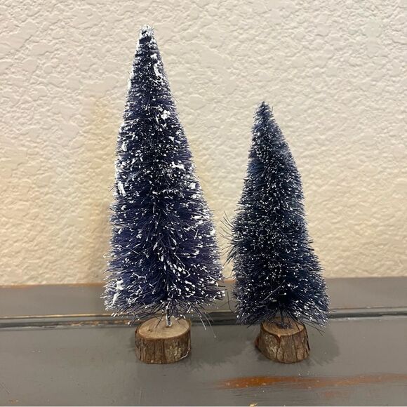 Vintage Pair of Flocked Bottlebrush Christmas Trees Blue & White - Picture 1 of 12
